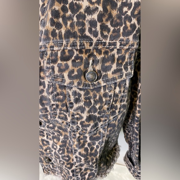 #283 Free People Cheetah Print Denim Jacket size XS - Picture 4 of 13
